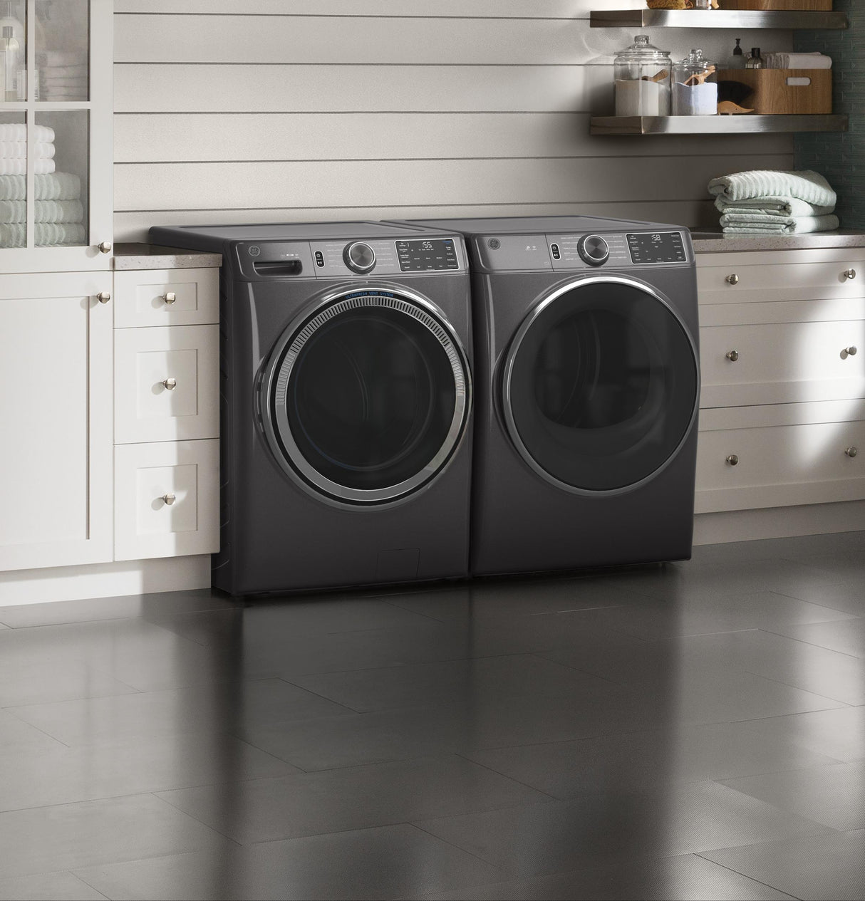 GE® 4.8 cu. ft. Capacity Smart Front Load ENERGY STAR® Washer with UltraFresh Vent System with OdorBlock™ and Sanitize w/Oxi