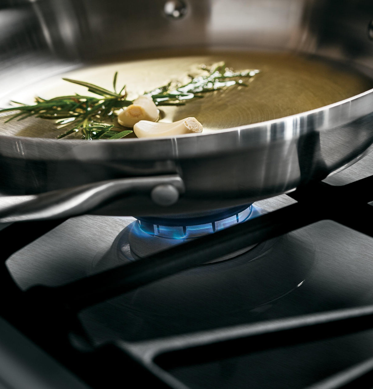 GE® 30" Slide-In Front Control Gas Range