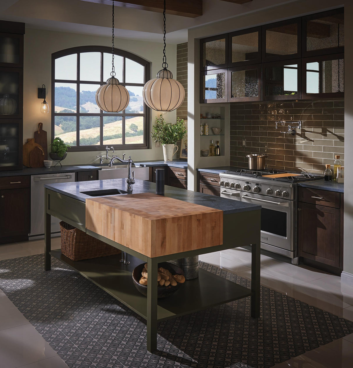 Monogram 48" Dual-Fuel Professional Range with 6 Burners and Griddle (Natural Gas)