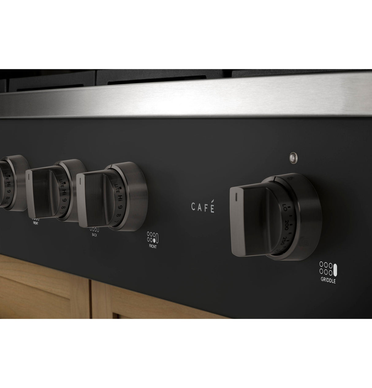 Café™ 48" Commercial-Style Gas Rangetop with 6 Burners and Integrated Griddle (Natural Gas)