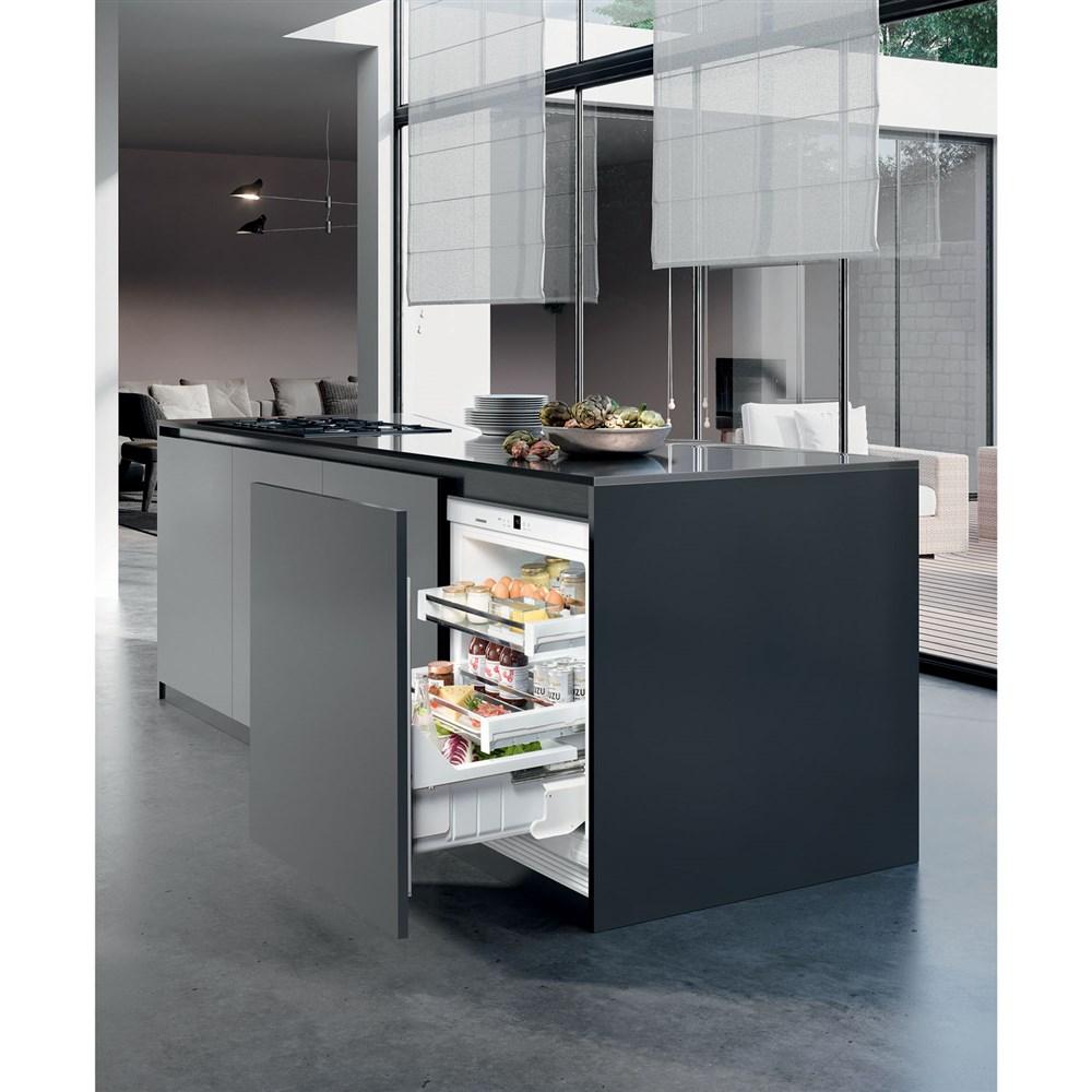 Undercounter Refrigerator 24", Pull Out Door/Drawer