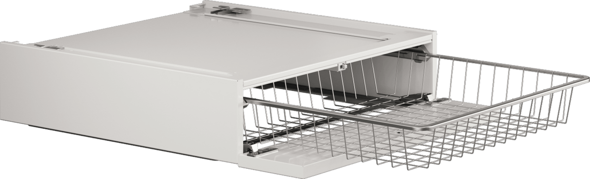 Pull-out basket for laundry