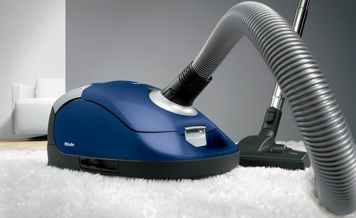 Vacuum Cleaners (canisters)