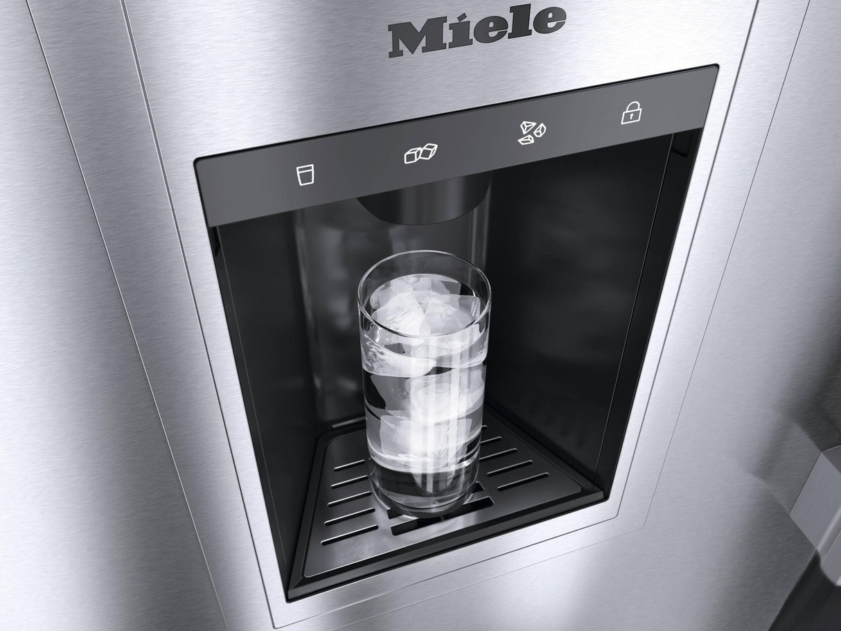 F 2672 SF Stainless steel/CleanSteel - MasterCool™ freezer For high-end design and technology on a large scale.
