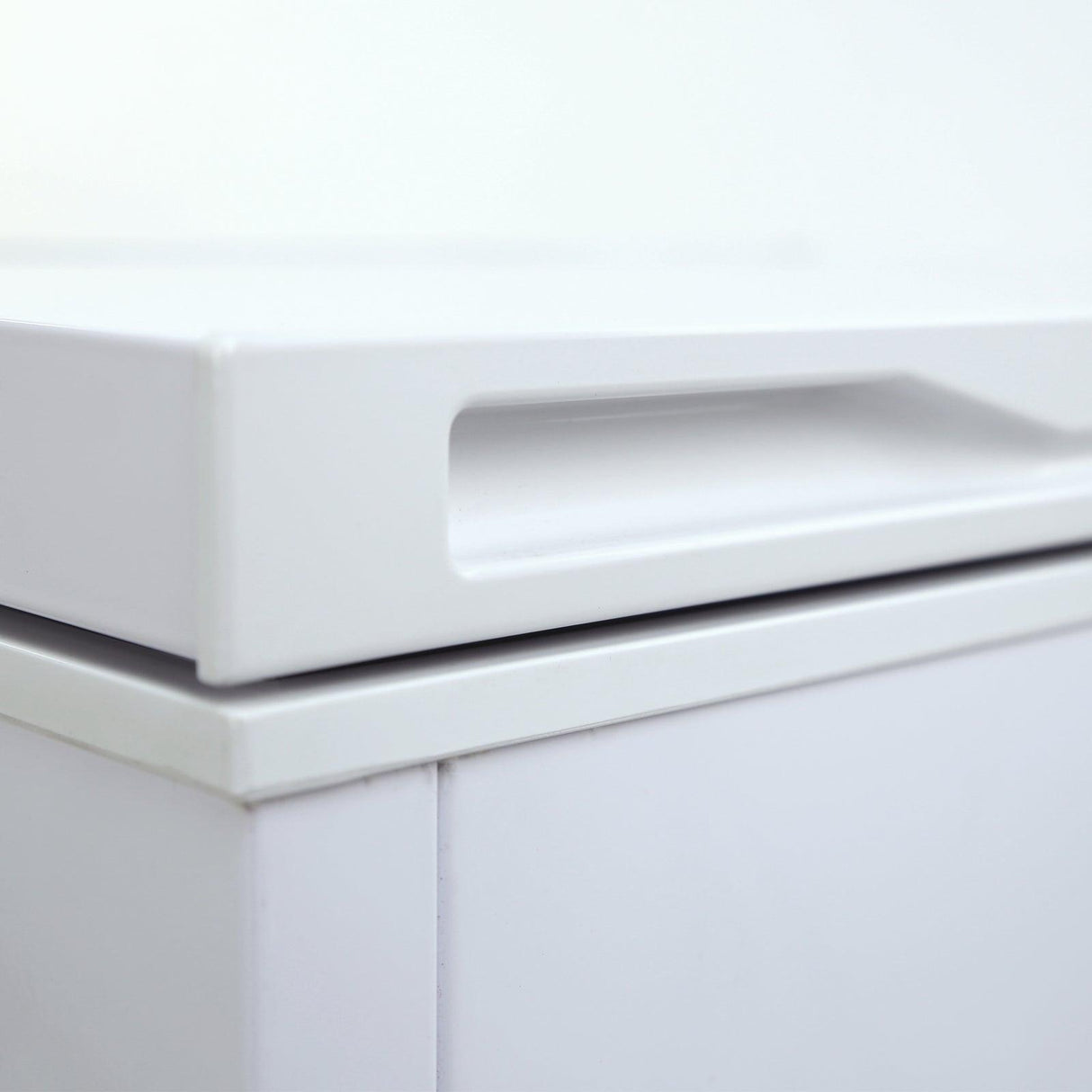 2.5 cu. ft. Chest Freezer - White / 2.5 cu. ft.