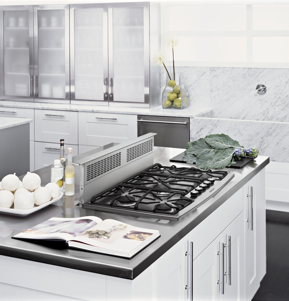 Monogram 36" Stainless Steel Gas Cooktop (Natural Gas)