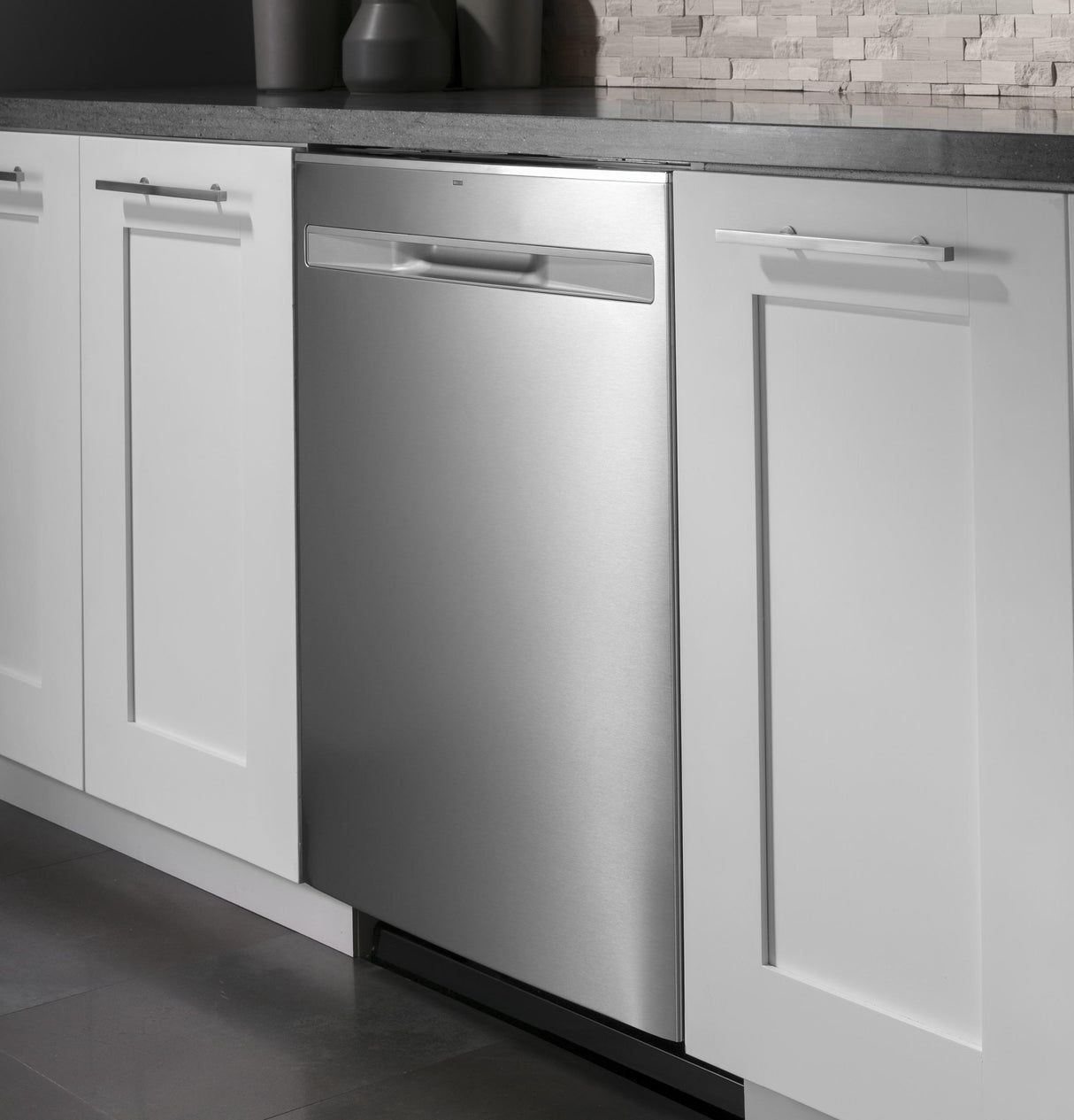 GE® ENERGY STAR® Fingerprint Resistant Top Control with Stainless Steel Interior Dishwasher with Sanitize Cycle & Dry Boost
