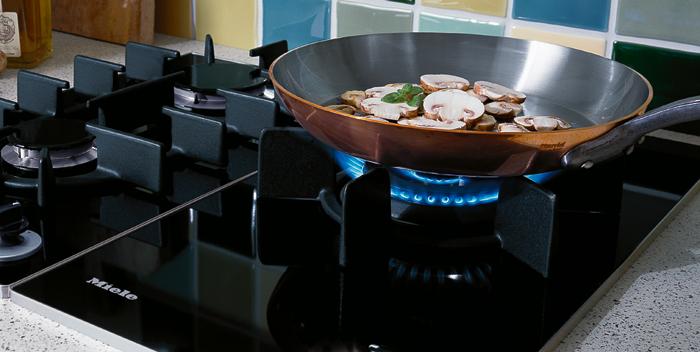 KM400 Series Combisets Model: KM406 Wok Burner ™