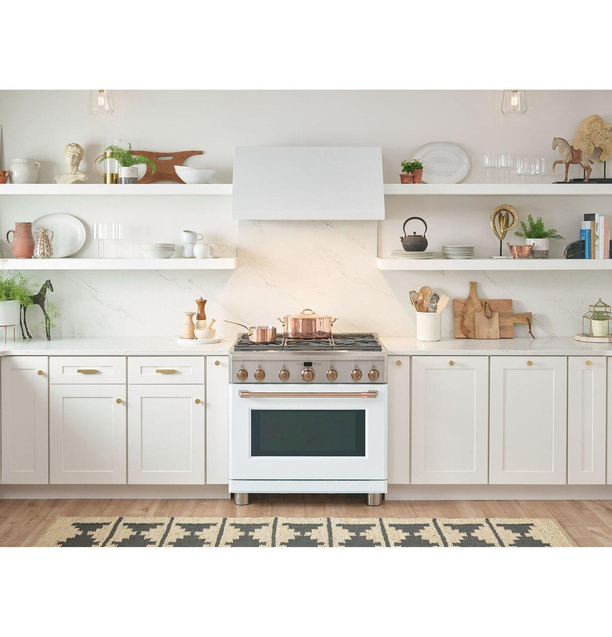 Café™ 36" Dual-Fuel Commercial-Style Range with 6 Burners (Natural Gas)