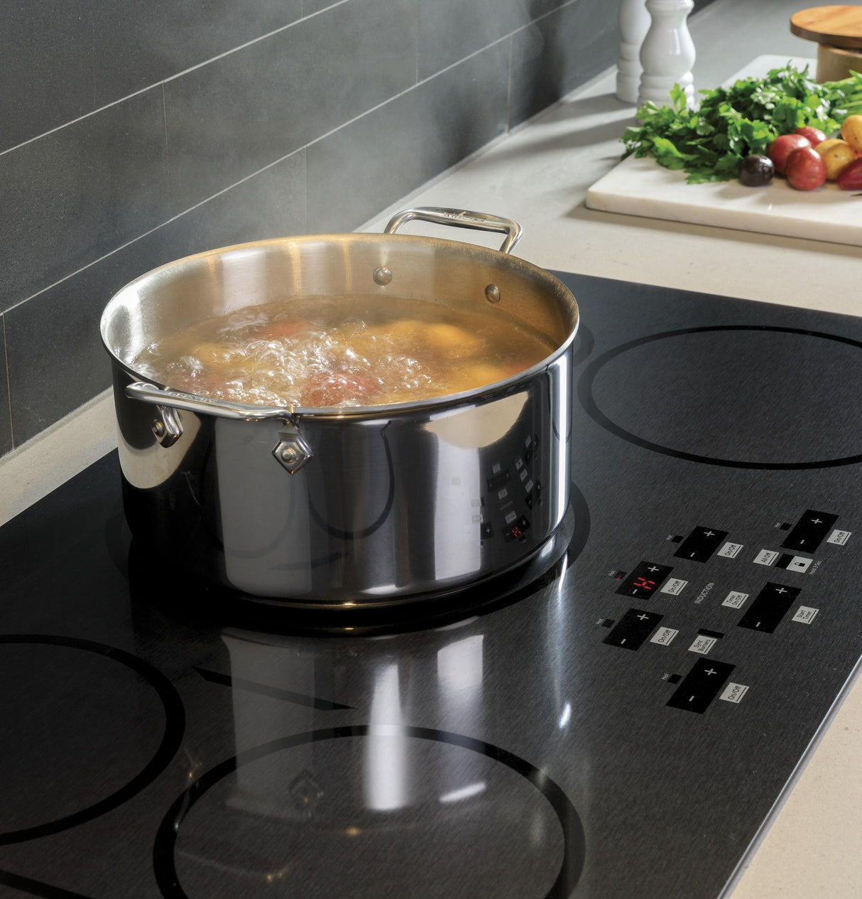 GE Profile™ 36" Built-In Touch Control Induction Cooktop
