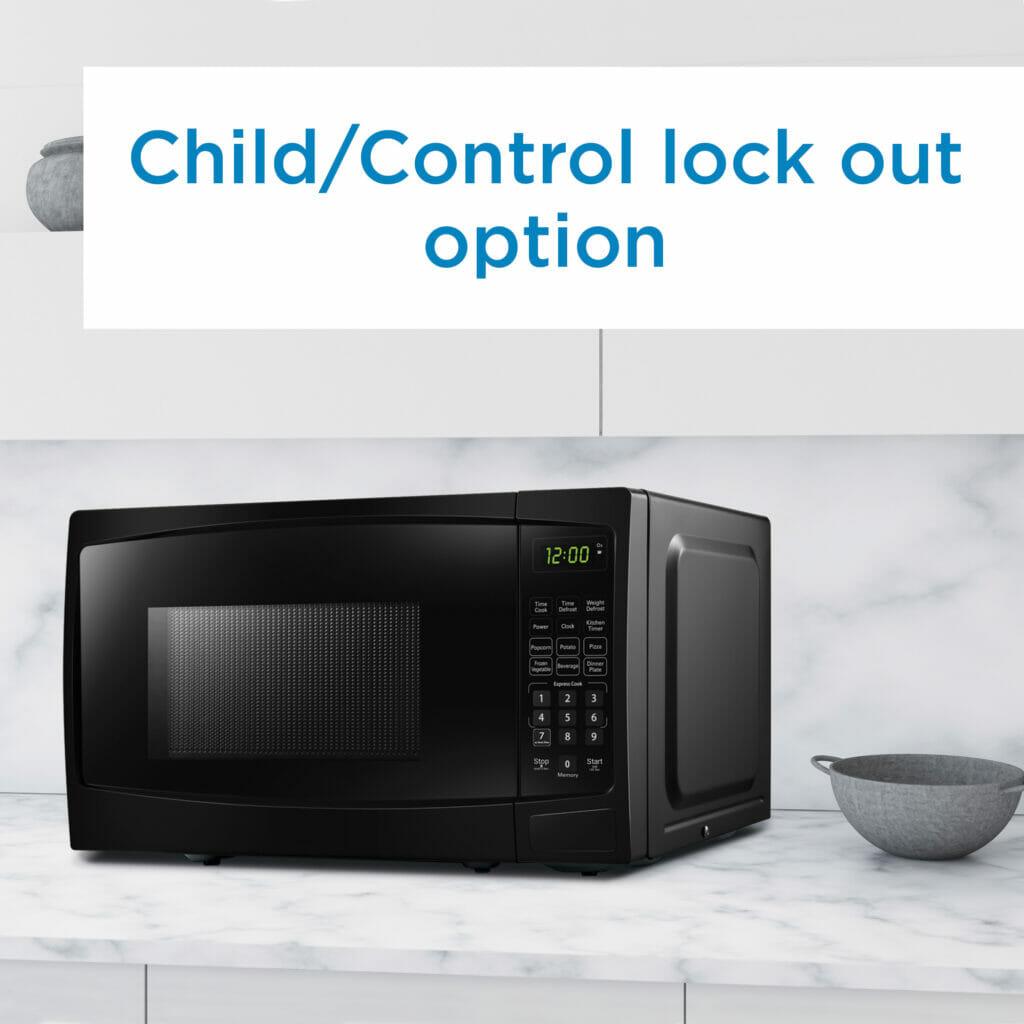 Danby 0.9 cu. ft. Countertop Microwave in Black