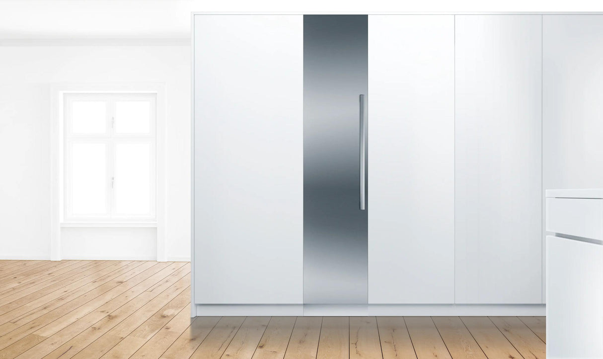Benchmark™ Built-in Freezer 18'' Flat Hinge