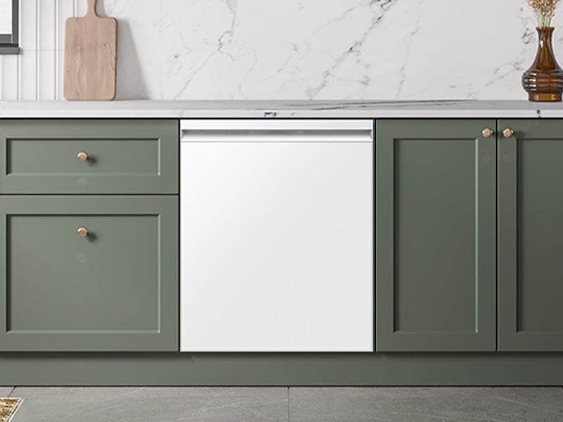 38 dBA Bespoke Smart Dishwasher with 3rd Rack Washing System in White Glass