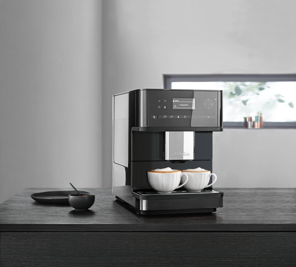 CM 6150 - Countertop coffee machine with OneTouch for Two for the ultimate coffee enjoyment.