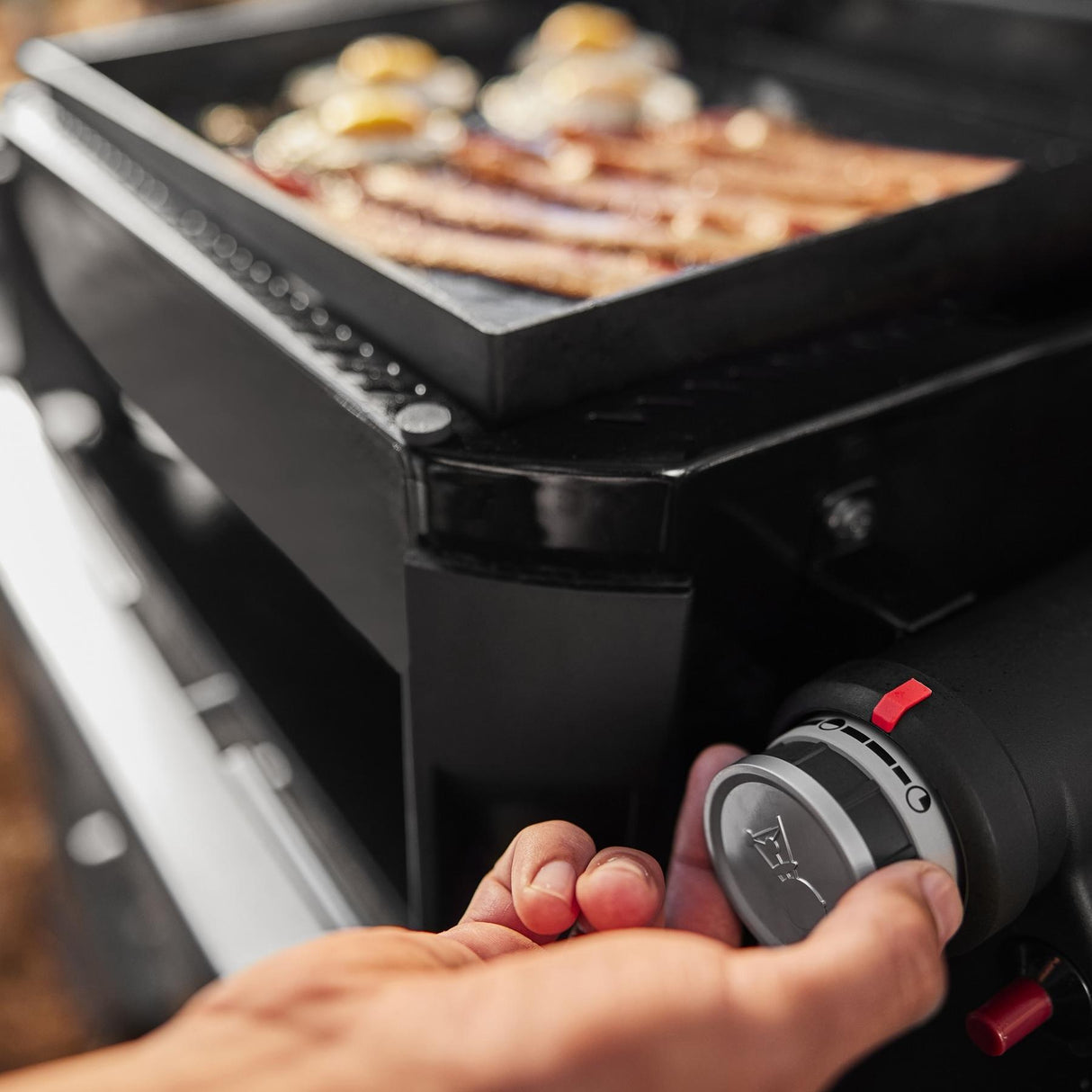 Weber Traveler® 17 Tabletop Griddle - Black