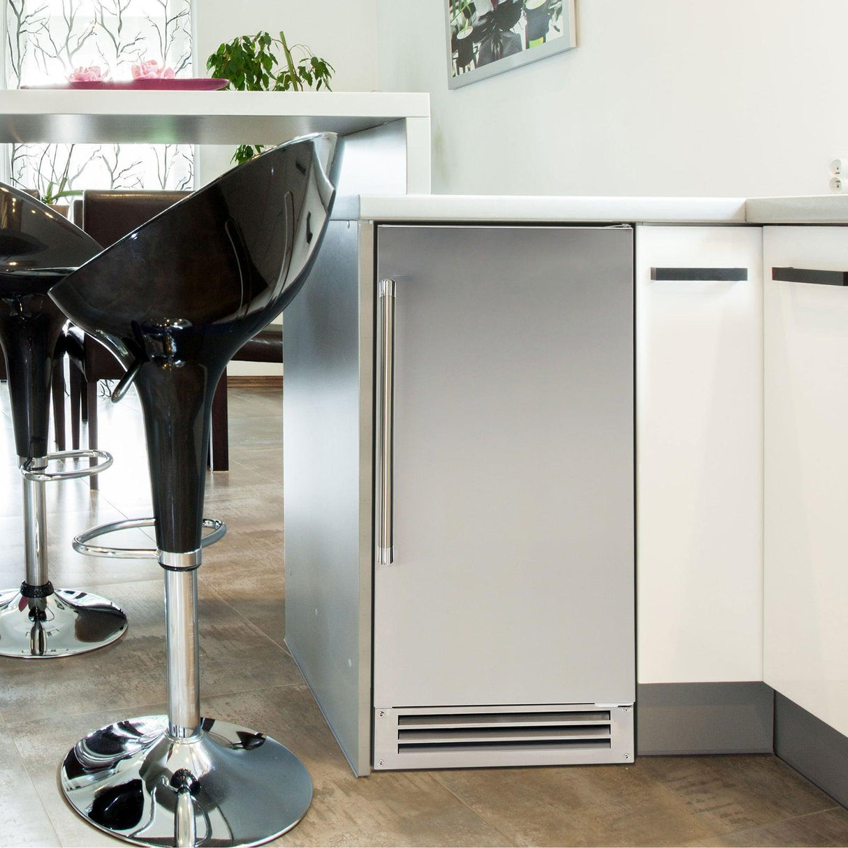 Avanti ELITE Built-in or Freestanding Ice Maker, 15"