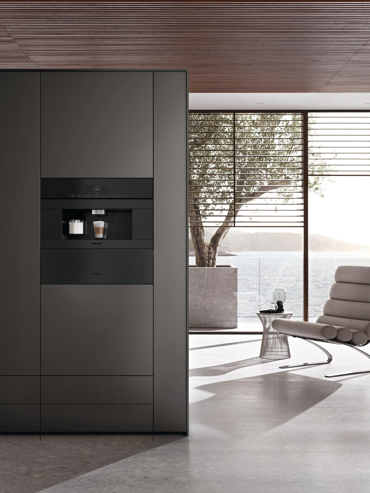 CVA 7875 Obsidian Black matte - Built-in coffee machine with DirectWater Perfectly combinable design with CoffeeSelect + AutoDescale for highest demands.