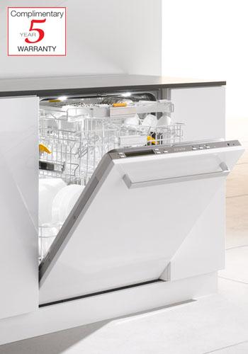 Fully-Integrated, Full-size Dishwasher
