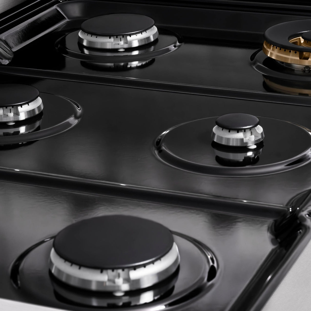 ZLINE 36 in. Paramount Gas Rangetop with 6 Burners and Porcelain Cooktop in DuraSnow' Stainless Steel (SRTS-36)