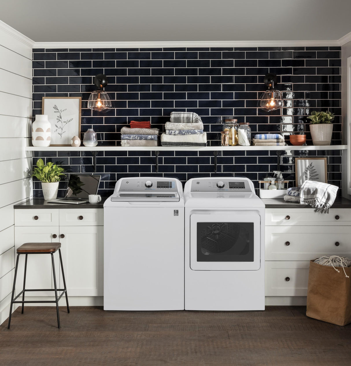 GE® ENERGY STAR® 7.4 cu. ft. Capacity Smart aluminized alloy drum Electric Dryer with Sanitize Cycle and Sensor Dry
