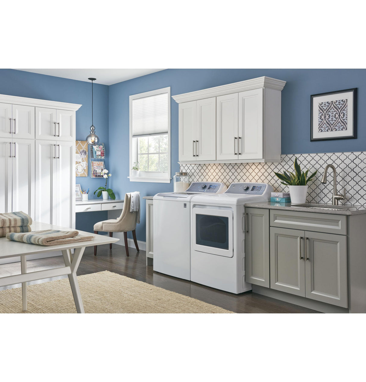 GE® ENERGY STAR® 7.4 cu. ft. Capacity aluminized alloy drum Electric Dryer with Sensor Dry