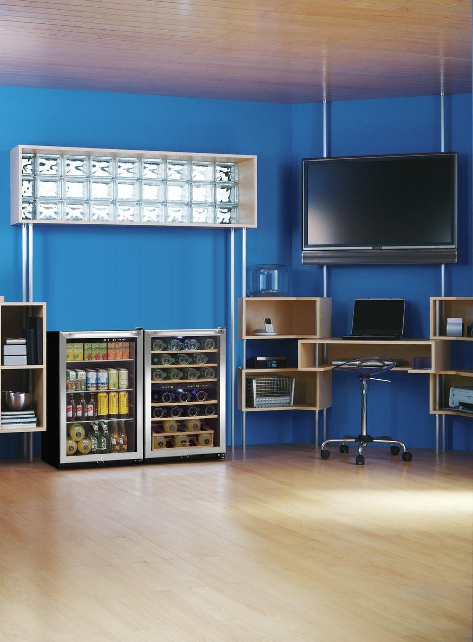 Frigidaire 138 12 oz. Can Capacity Beverage Center