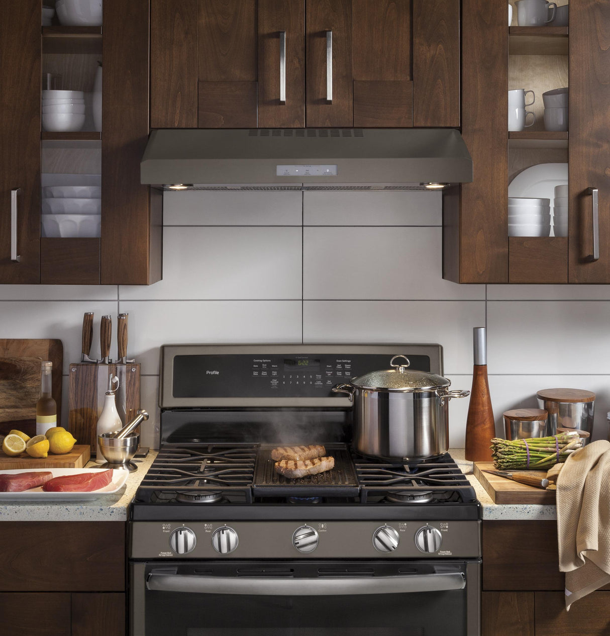 GE Profile™ 30" Free-Standing Gas Convection Range