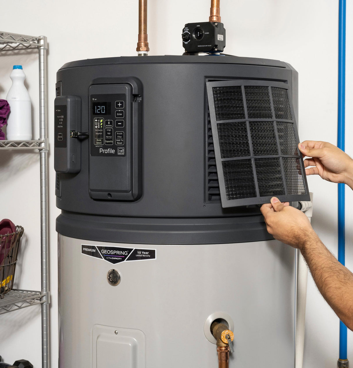 GE Profile™ GEOSPRING™ Smart Hybrid Heat Pump Water Heater 50-gallon - 240V