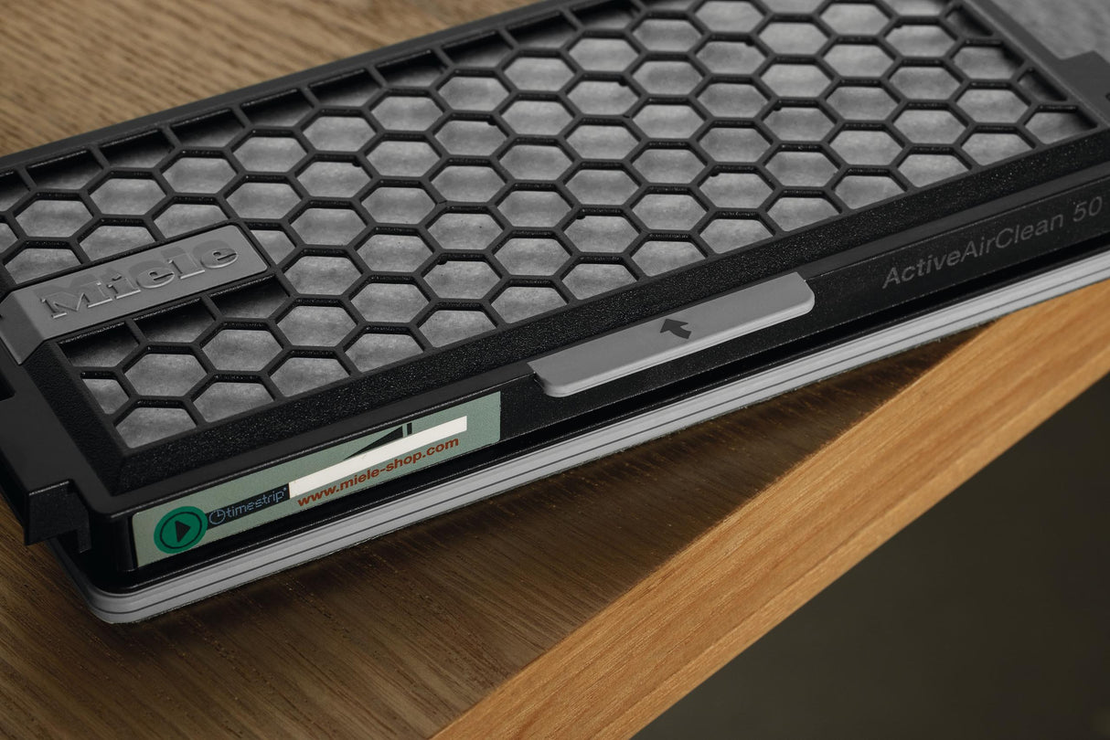 Active AirClean Filter with TimeStrip® - for effective filtration of unpleasant odors.