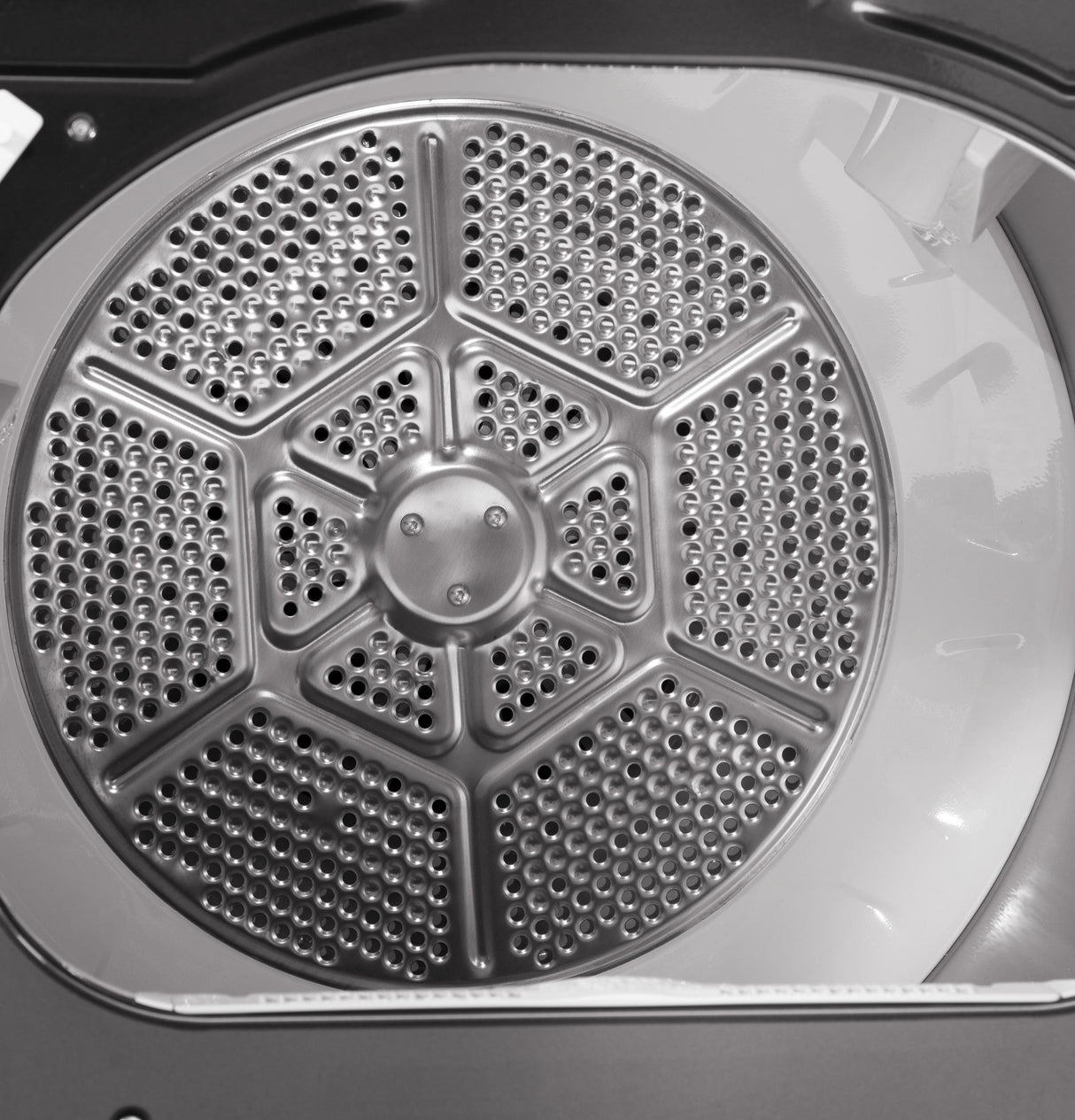 GE® ENERGY STAR® 7.4 cu. ft. Capacity Smart aluminized alloy drum Gas Dryer with Sanitize Cycle and Sensor Dry