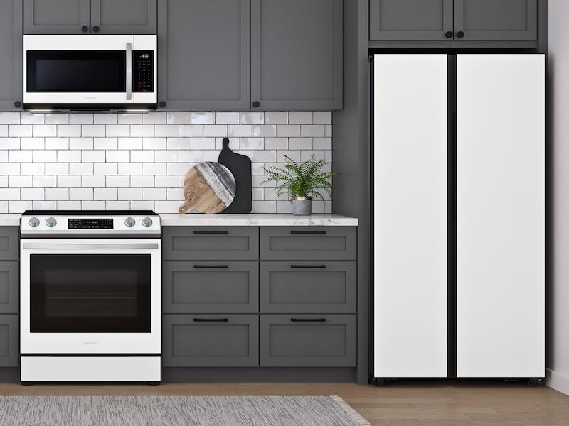 Bespoke Side-by-Side 28 cu. ft. Refrigerator with Beverage Center™ in White Glass