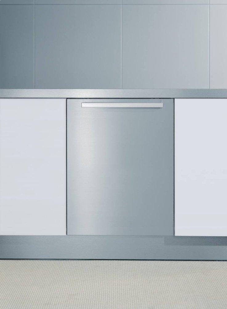 GFVi 609/72-1 - Int. front panel: W x H, 24 x 28 in Clean Touch Steel™ with handle in Classic Design for integrated dishwashers.