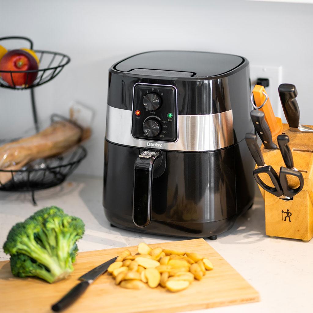 Danby 3.2 qt. Air Fryer in Black