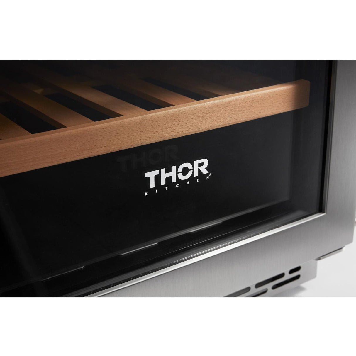 18 Inch Single Zone Built-in/freestanding Wine Cooler, 40 Wine Bottle Capacity