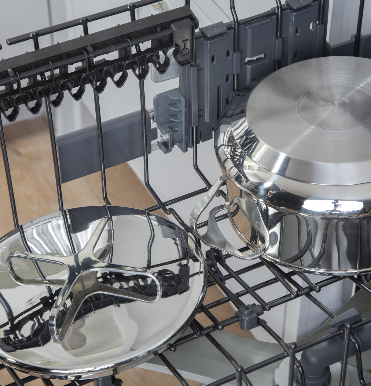 Café™ ENERGY STAR® Stainless Steel Interior Dishwasher with Sanitize and Ultra Wash & Dry in Platinum Glass