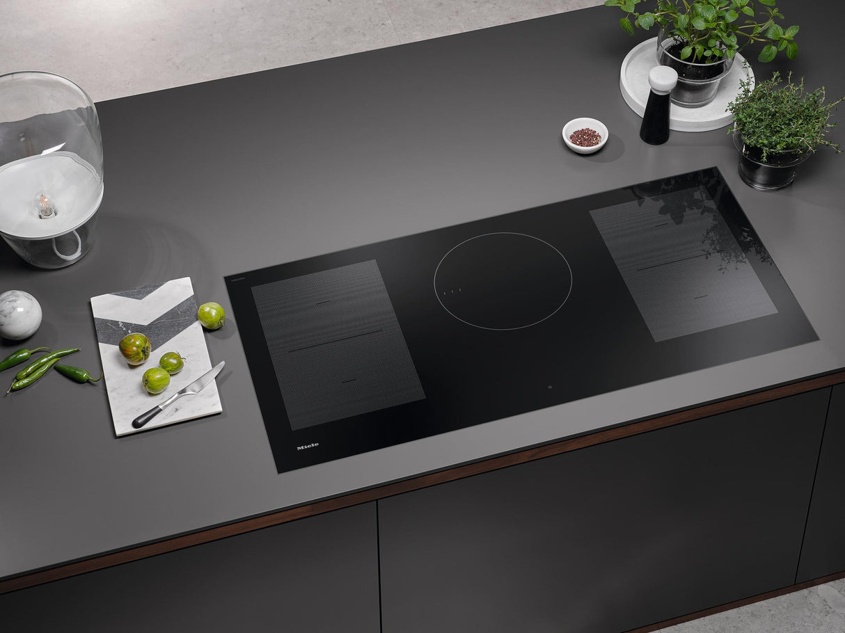 KM 7755 FL - 42-inch induction cooktop, operated with its own controls with 2 PowerFlex cooking areas for maximum performance