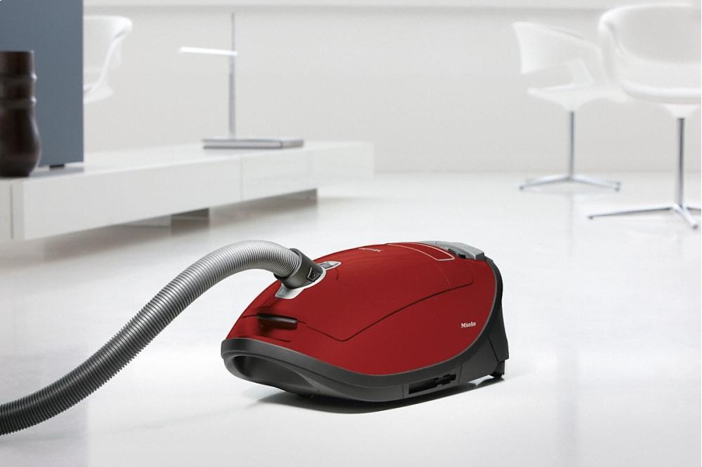 Complete C3 HomeCare+ PowerLine - SGPE0 canister vacuum cleaners with handle controls and electrobrush for the greatest demands.