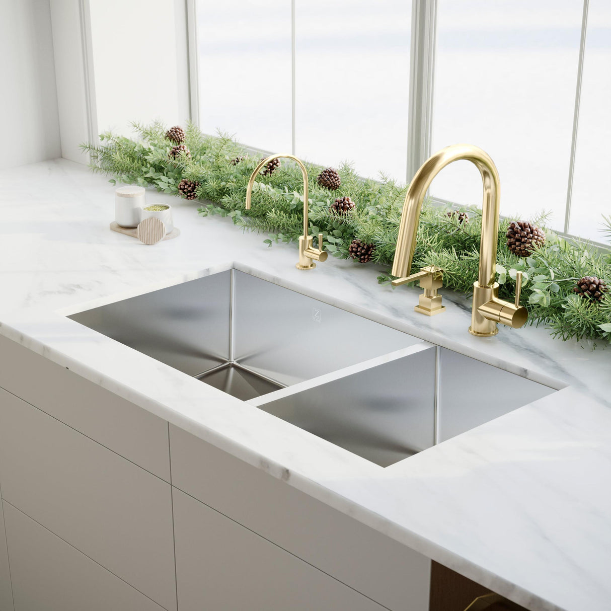 ZLINE 33 in. Chamonix Undermount Double Bowl Stainless Steel Kitchen Sink with Bottom Grid (SR60D-33)