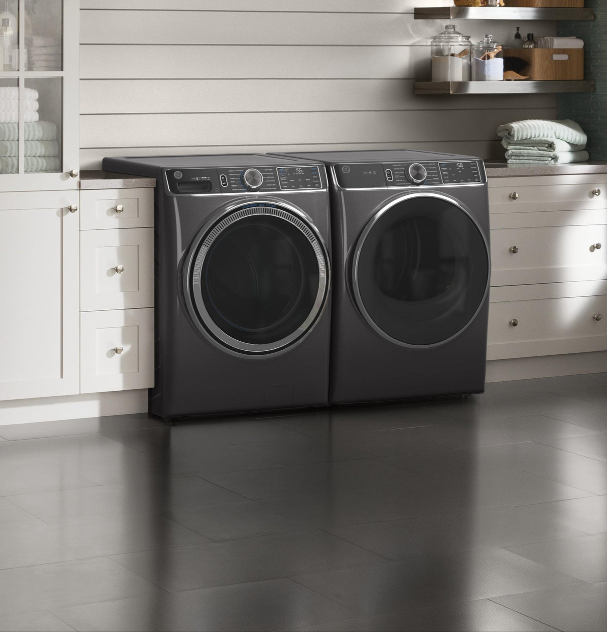 GE® ENERGY STAR® 7.8 cu. ft. Capacity Smart Front Load Gas Dryer with Steam and Sanitize Cycle