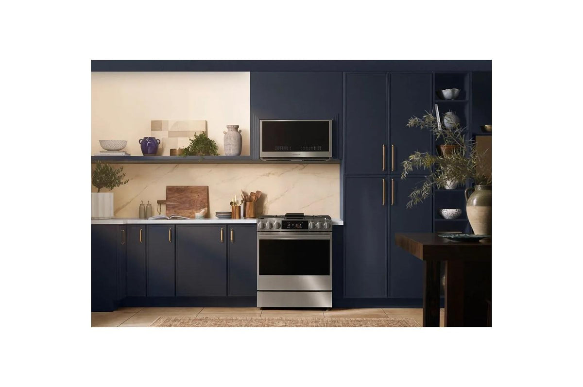 LG SIGNATURE 6.3 cu. ft. Single Oven Gas Slide-in Range with Dynamic Probake Convection® , Air Fry, Air Sous Vide, Roast, and Pizza mode