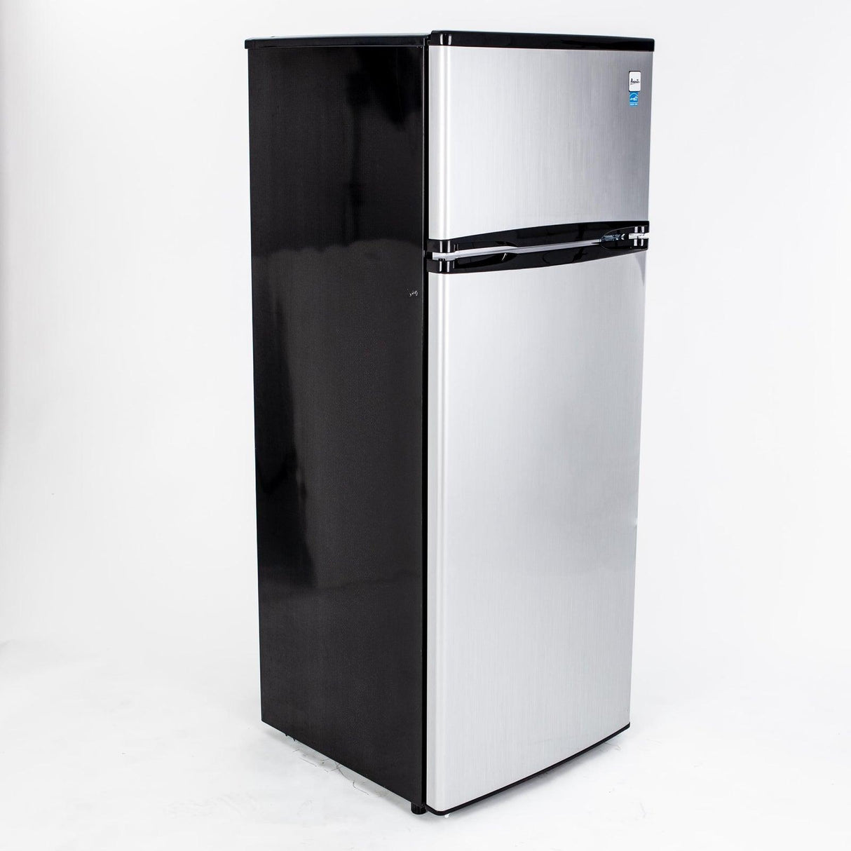 7.4 cu. ft. Apartment Size Refrigerator - White / 7.4 cu. ft.
