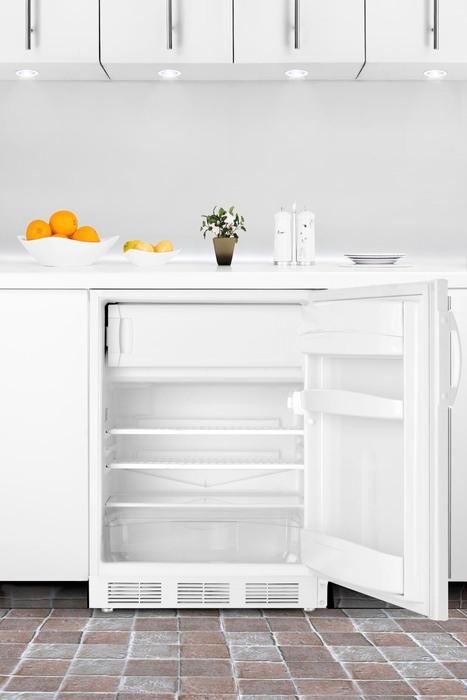 Built-in undercounter refrigerator-freezer with dual evaporator and cycle defrost