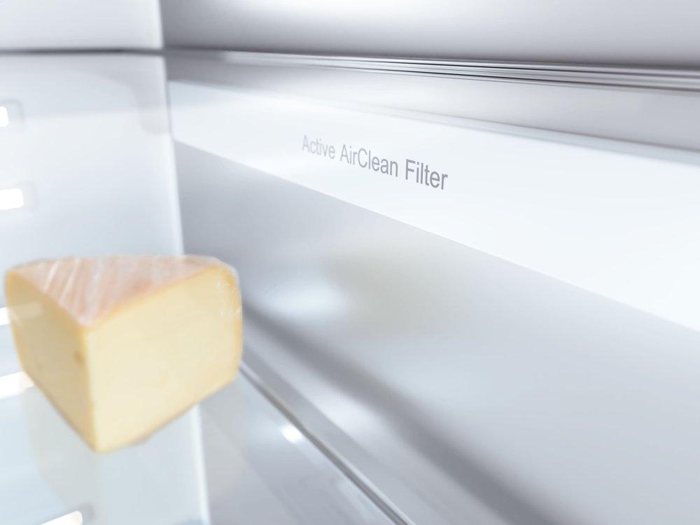 KF 2802 SF Stainless steel/CleanSteel - MasterCool™ fridge-freezer For high-end design and technology on a large scale.