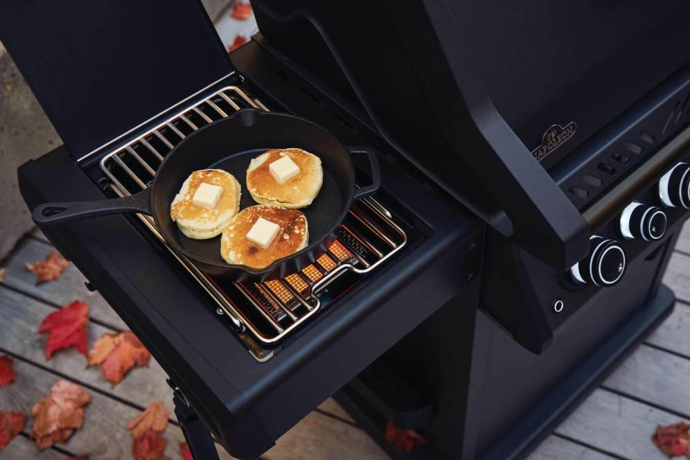 Phantom Rogue SE 425 RSIB with Infrared Side and Rear Burners , Natural Gas, Matte/Matt Black