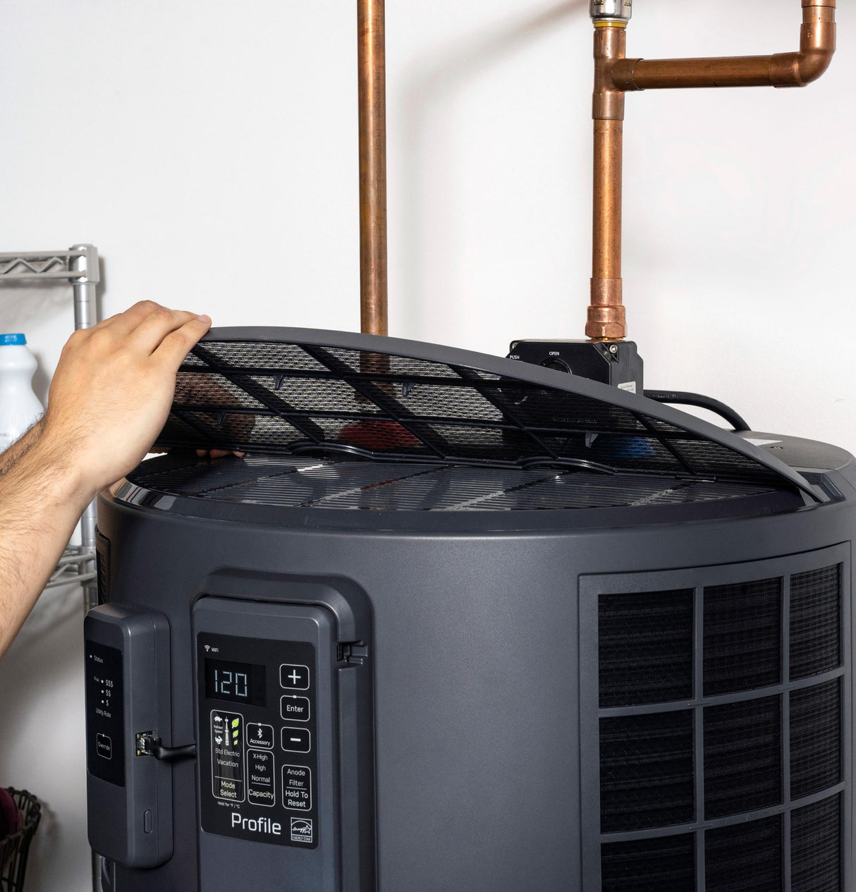 GE Profile™ GEOSPRING™ Smart Hybrid Heat Pump Water Heater 50-gallon - 240V