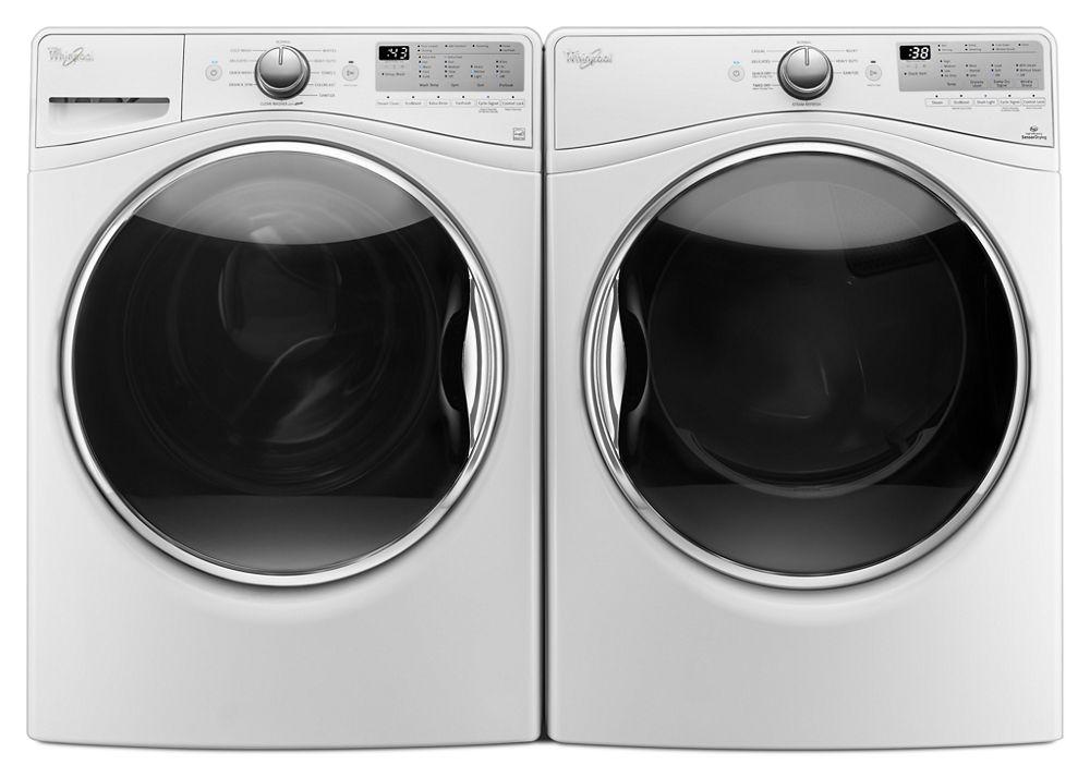4.5 cu. ft. Front Load Washer with 12-Hour FanFresh® option