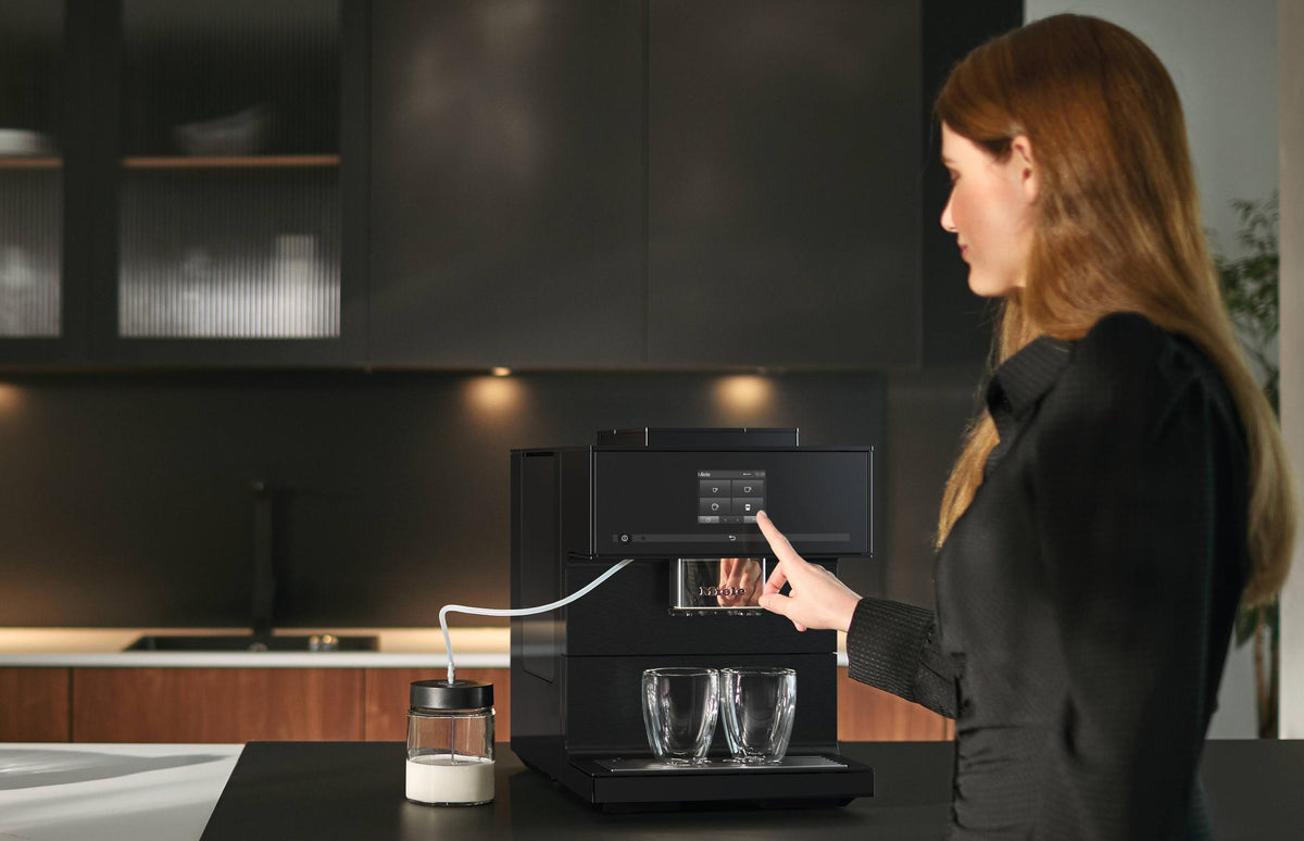 CM 7750 CoffeeSelect Obsidian black - Countertop coffee machine with CoffeeSelect and AutoDescale for maximum flexibility