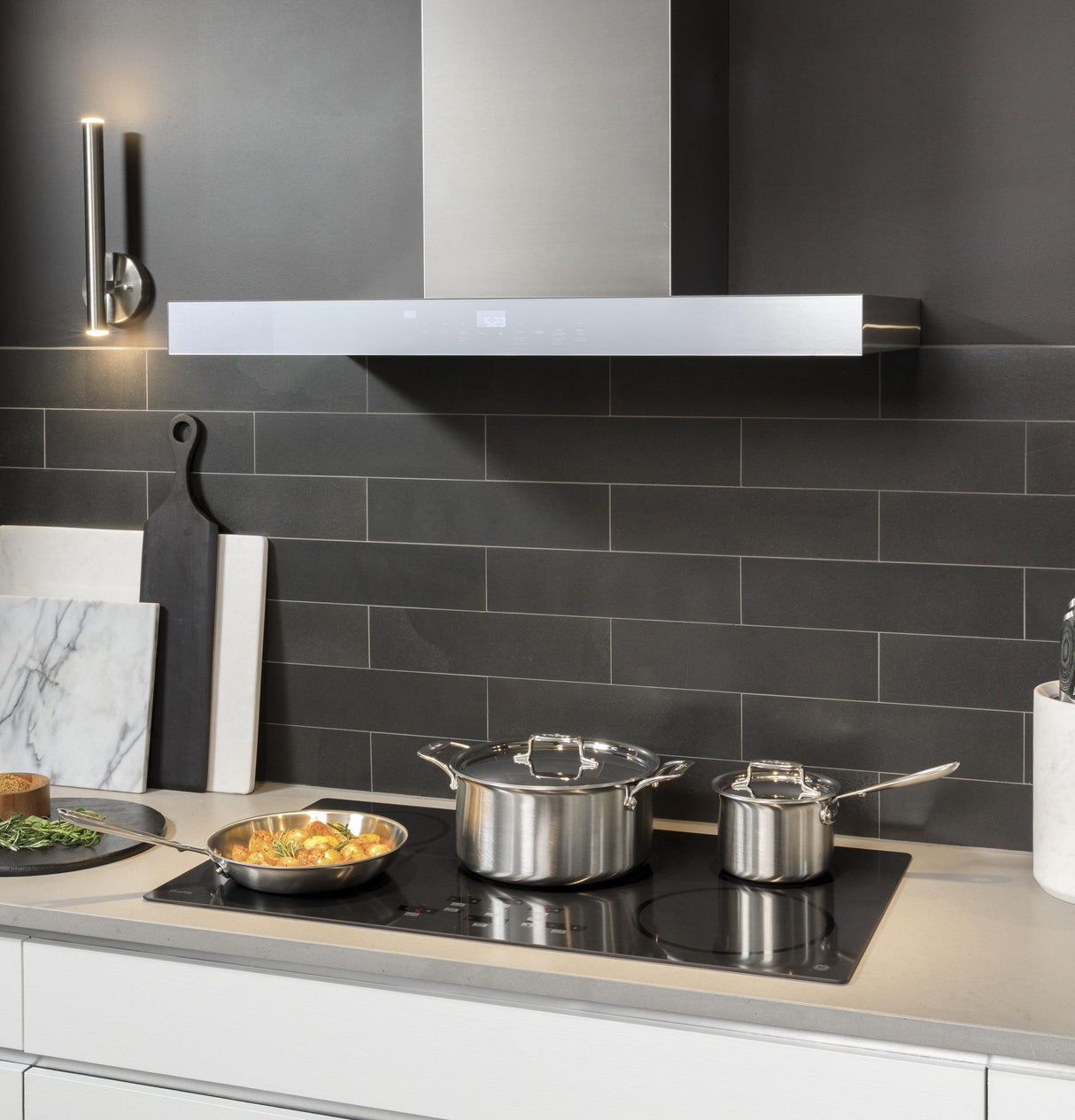 GE Profile™ 36" Built-In Touch Control Induction Cooktop