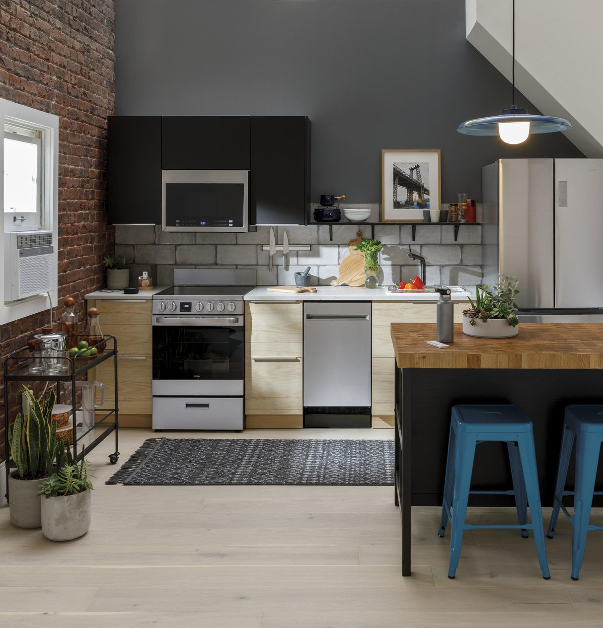 Haier ENERGY STAR® 24" 2.9 Cu. Ft. Electric Range