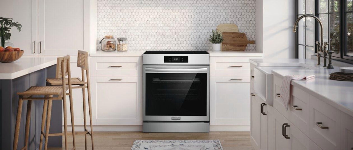 30" Front Control Induction Range with Stone-Baked Pizza
